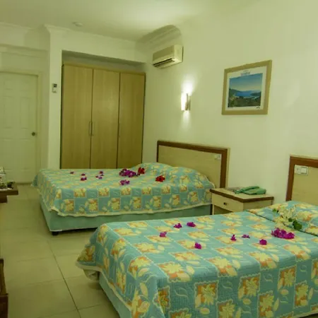 Ξενοδοχείο Turquoise 4*